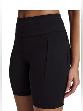 Reebok Women's High-Rise 5” Black Bike Shorts Size Large